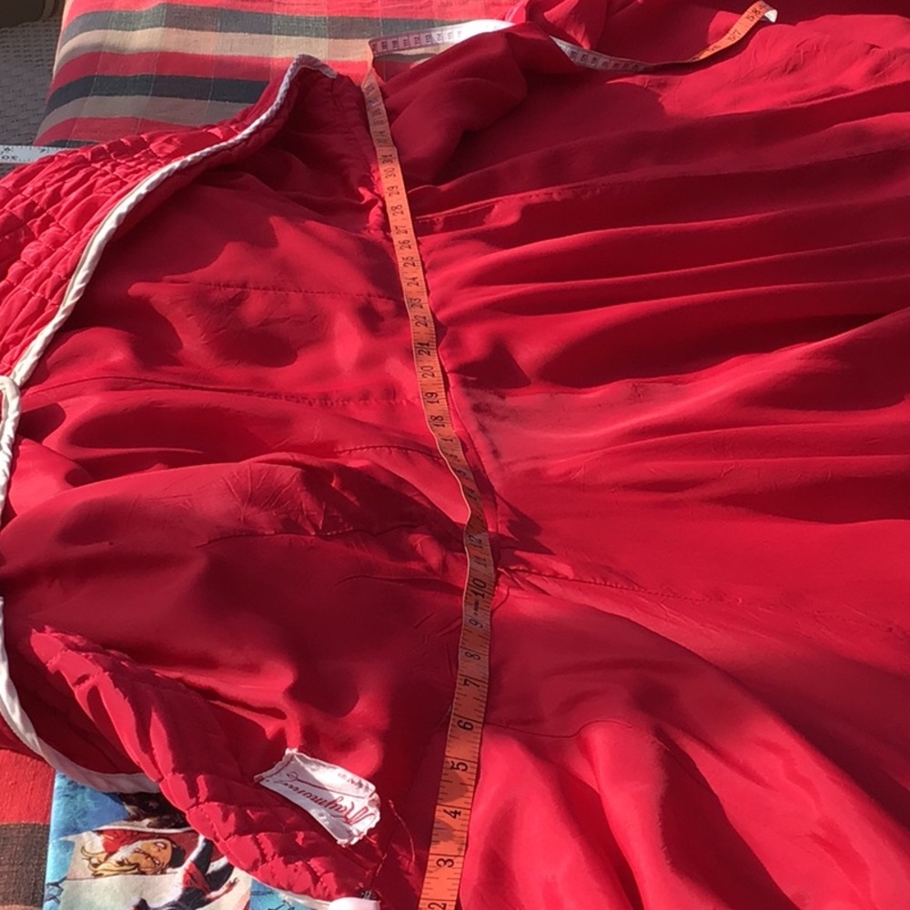 Vintage Raymond Red Quilted Robe - Picture 9 of 10